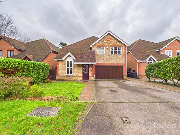 6 Bedroom Detached House For Sale In Woodland Gardens, South Croydon, CR2