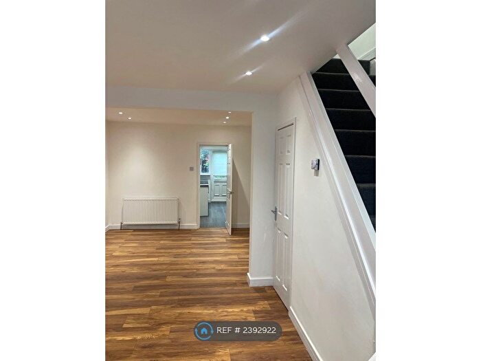 3 Bedroom Terraced House To Rent In Crescent Avenue, Grays, RM17