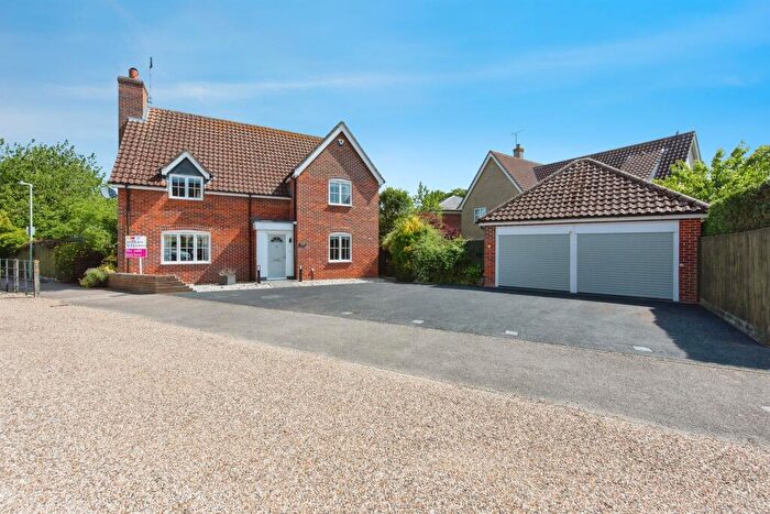 4 Bedroom Detached House For Sale In Gardeners Walk, Elmswell, Bury St. Edmunds, IP30