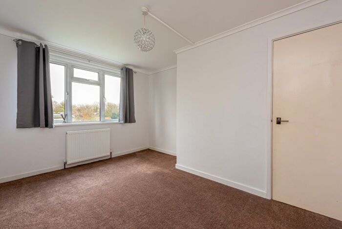 1 Bedroom Flat To Rent In Mayenne Place, Devizes, SN10