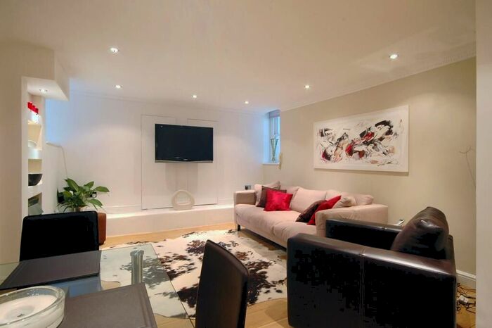 2 Bedroom Flat To Rent In Woodville Gardens, Ealing, W5