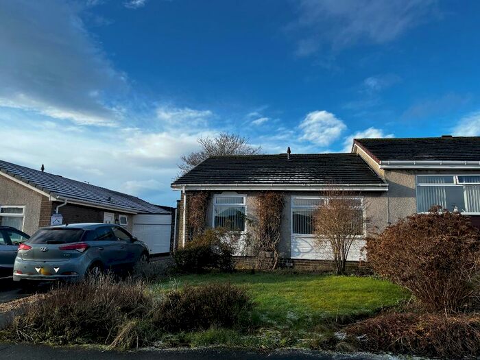 2 Bedroom Bungalow To Rent In Glenbervie Drive, Kilwinning, North Ayrshire, KA13