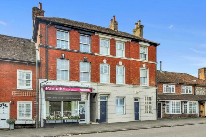 3 Bedroom Town House To Rent In High Street, Lane End, HP14