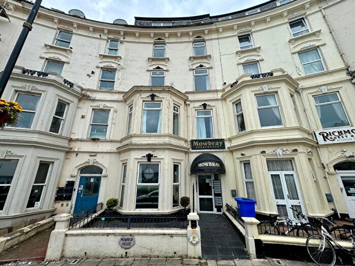 1 Bedroom Flat To Rent In Bed Ground Floor Flat, The Crescent, Bridlington, YO15