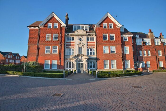 2 Bedroom Flat To Rent In Eversley Park, Coolinge Lane, Folkestone CT20