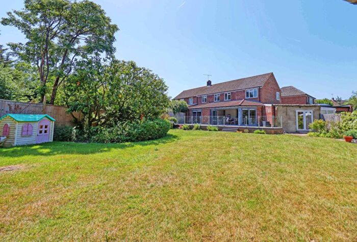 4 Bedroom Property To Rent In Southwood Road, Cookham, SL6