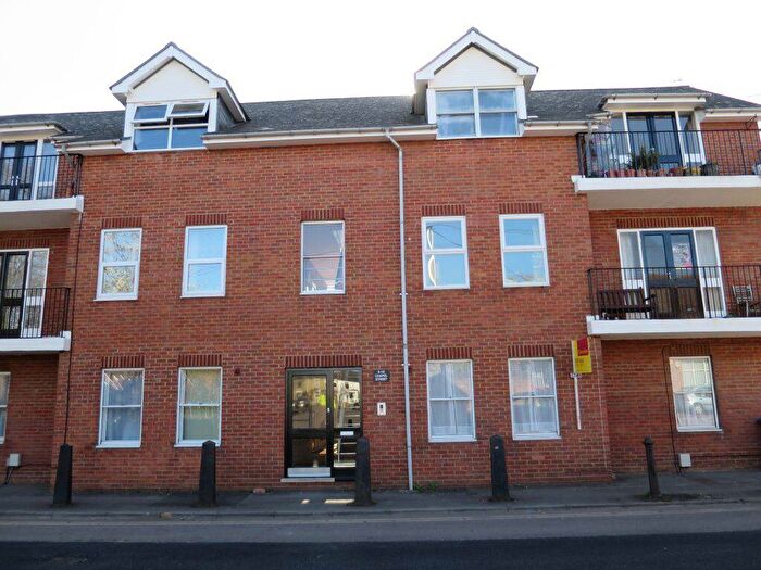 2 Bedroom Flat To Rent In Chapel Street, OX4