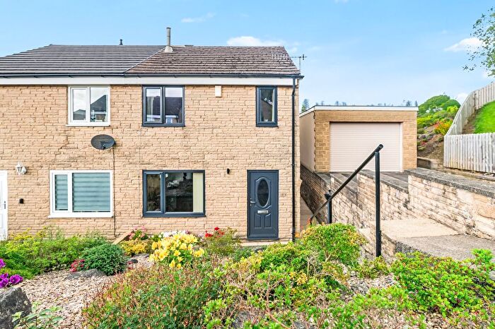 3 Bedroom Semi Detached House For Sale In Lytham Gardens, Skipton, North Yorkshire, BD23