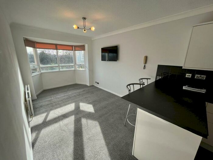 1 Bedroom Flat To Rent In Brandling Court, Jesmond, NE2