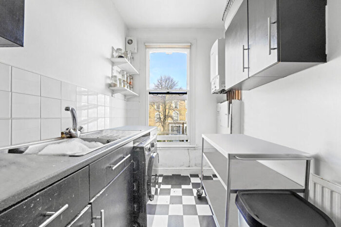 1 Bedroom Flat To Rent In Amhurst Road, Stoke Newington Central, N16