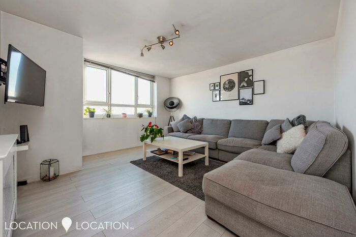 3 Bedroom Flat To Rent In George Downing Estate, N16