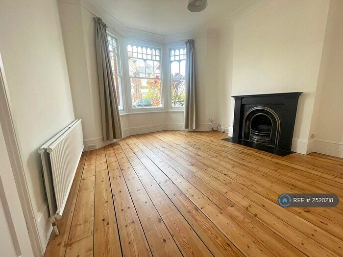 2 Bedroom Flat To Rent In Kempe Road, London, NW6