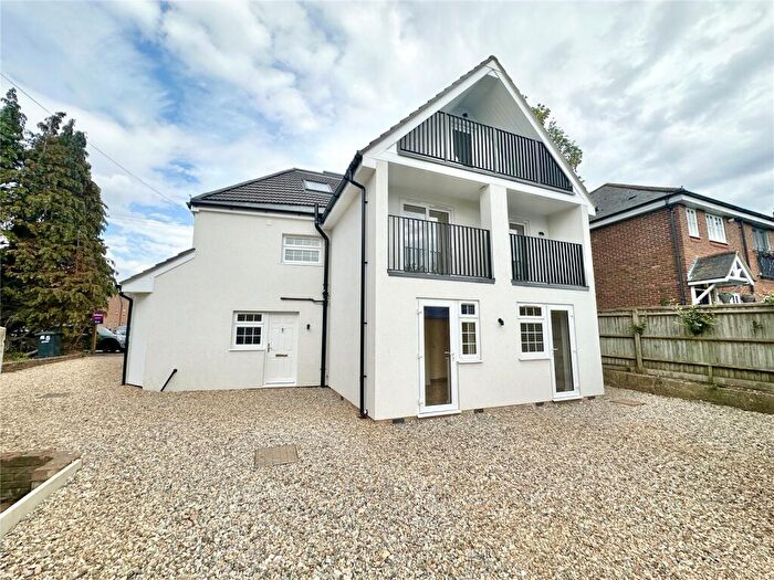 2 Bedroom Apartment To Rent In Frogmore, St. Albans, Hertfordshire, AL2