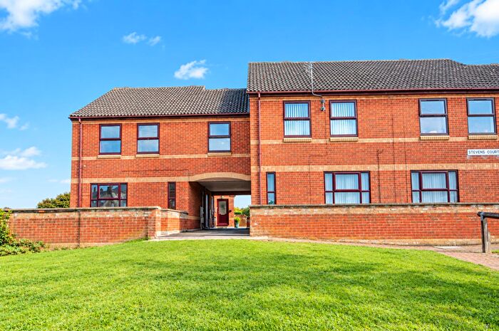 1 Bedroom Apartment For Sale In Stevens Court, Earls Barton, Northampton, NN6