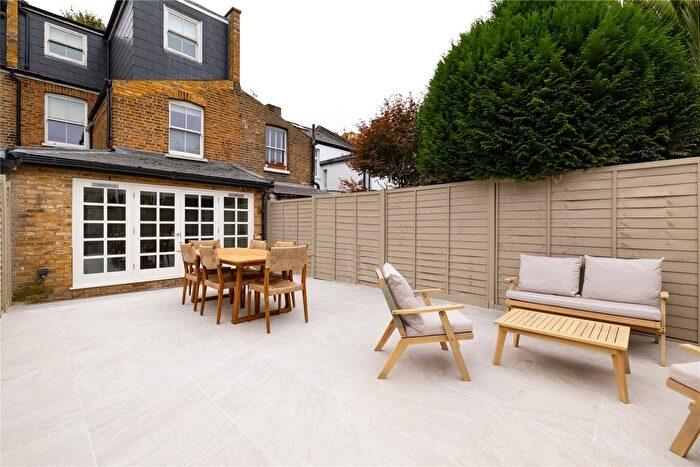 3 Bedroom Detached House To Rent In Dale Street, London, W4