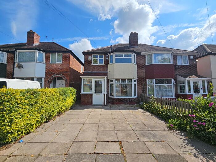 3 Bedroom House To Rent In Turnberry Road, Birmingham, B42