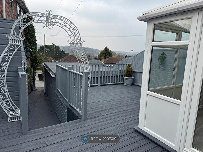 2 Bedroom Detached House To Rent In Blue Hill Lane, Leeds, LS12