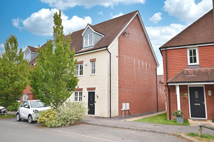 4 Bedroom Semi Detached House For Sale In Horley, Surrey, RH6