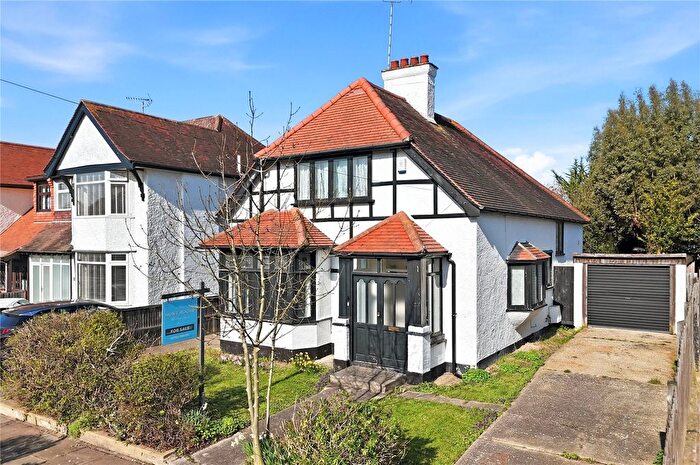 4 Bedroom Detached House For Sale In Burlescoombe Road, Thorpe Bay, Essex, SS1
