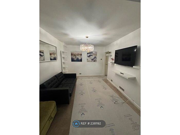 2 Bedroom Maisonette To Rent In Coulsdon Road, Surrey, CR3