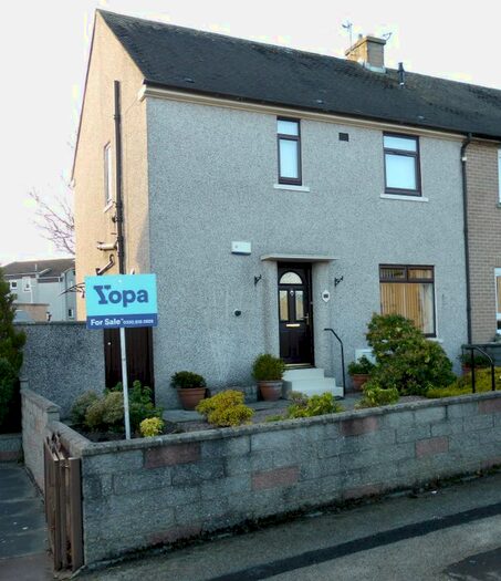 3 Bedroom Semi-Detached House For Sale In Sheddocksley Drive, Aberdeen AB16