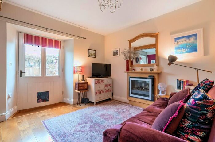 3 Bedroom Cottage For Sale In Yarn House Queens Rd Evercreech, BA4