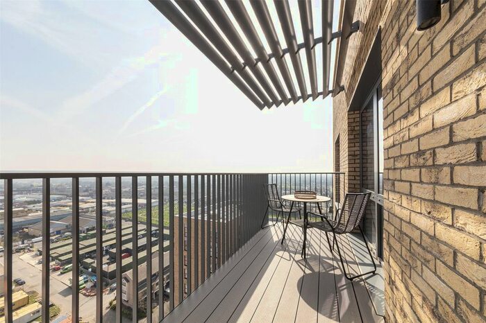 3 Bedroom Flat To Rent In Uncle Southall, Merrick Road, Southall, UB2