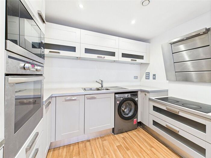 3 Bedroom Apartment To Rent In Avalon Buildings, West Street, Brighton, East Sussex, BN1