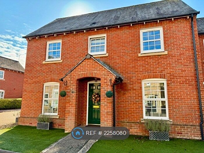 4 Bedroom Detached House To Rent In Fernhill Place, Sherfield-On-Loddon, Hook, RG27