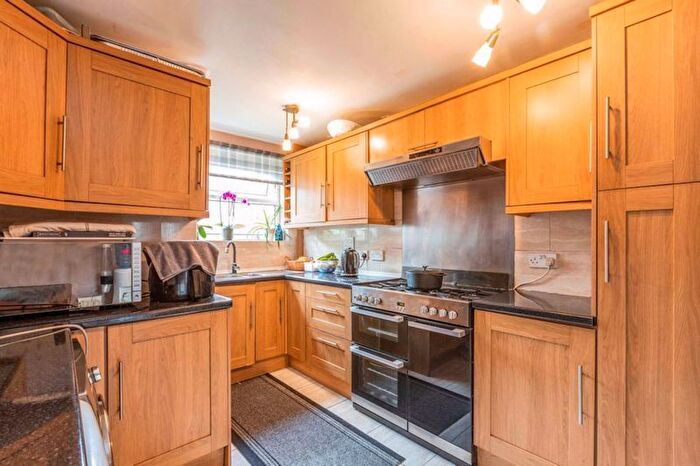 2 Bedroom Property To Rent In Trulock Road, London, N17