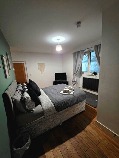 1 Bedroom Studio To Rent In Walter Road, Swansea, SA1