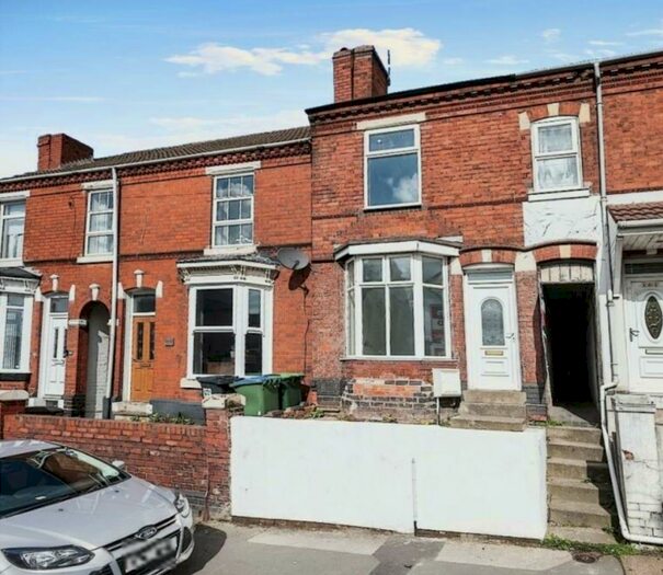 3 Bedroom Terraced House To Rent In Powke Lane, Rowley Regis, B65