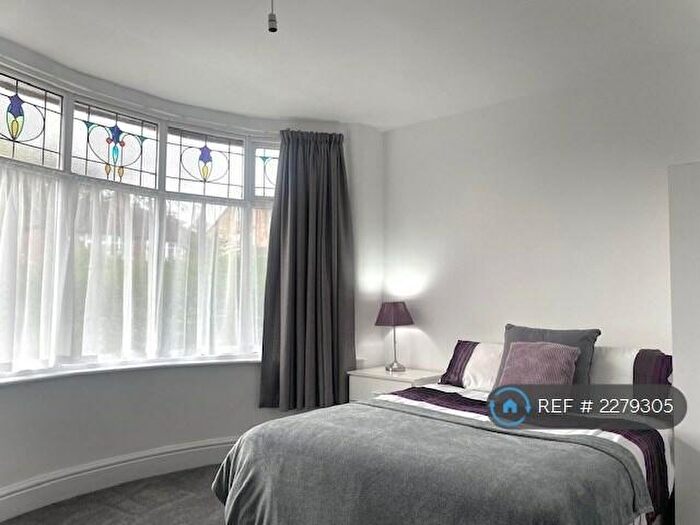 4 Bedroom Semi-Detached House To Rent In Parsonage Road, Manchester, M20