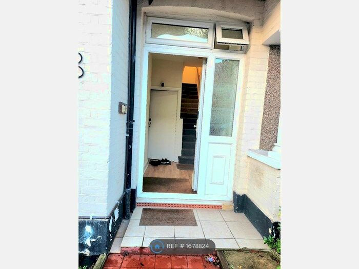 1 Bedroom Flat To Rent In Top, London, SW17