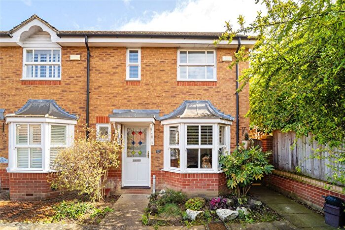 2 Bedroom End Terrace House For Sale In Yeovilton Place, Kingston Upon Thames, Greater London, KT2