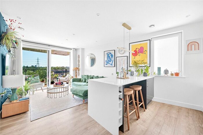 1 Bedroom Flat For Sale In Beck Square, Leyton, London, E10