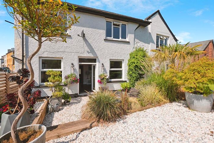 4 Bedroom Detached House For Sale In St. James Square, Monmouth, NP25