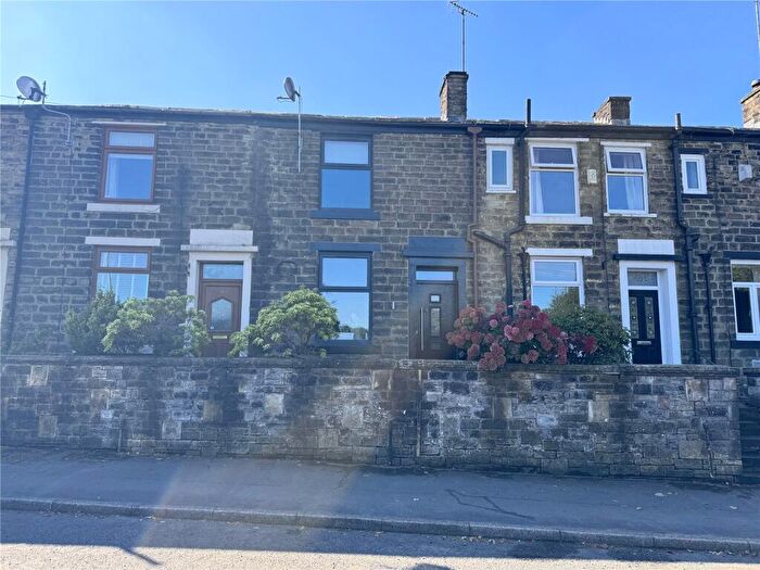2 Bedroom Terraced House To Rent In Edenfield Road, Rochdale, Greater Manchester, OL11