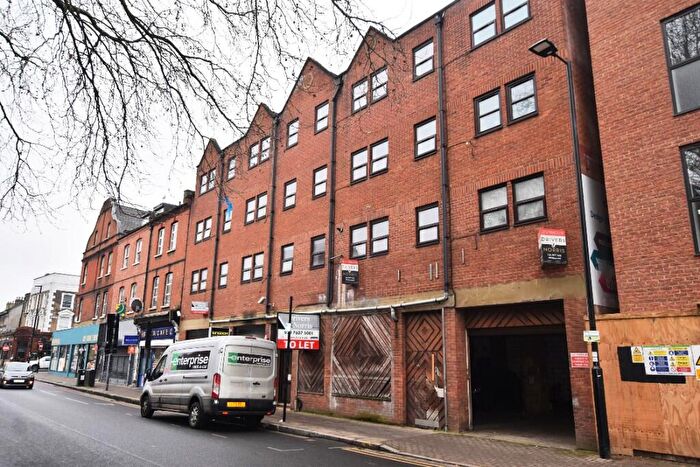 1 Bedroom Apartment To Rent In Hornsey Road, London, N7