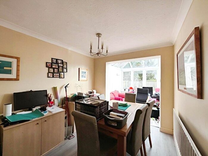 4 Bedroom Detached House For Sale In Canons Close, Warminster, BA12
