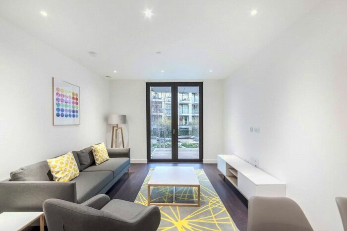 1 Bedroom Flat To Rent In Kingwood Gardens, Goodman's Fields, London, E1