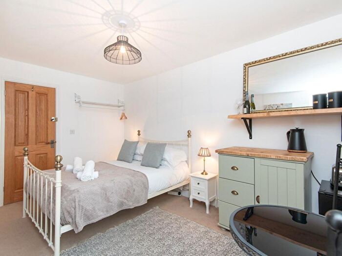 1 Bedroom Flat To Rent In Bath, BA1