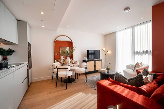 2 Bedroom Flat For Sale In South Quay Plaza, Canary Wharf, E14