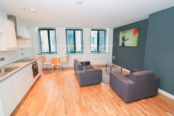 1 Bedroom Flat To Rent In Mill House, Bradford, BD1
