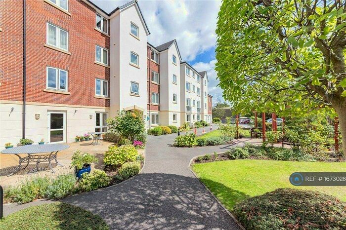 2 Bedroom Flat To Rent In Kingsley Court, Aldershot, GU11