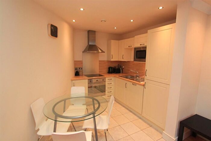 1 Bedroom Flat To Rent In London, SE14