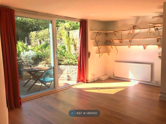 2 Bedroom Flat To Rent In Prince Of Wales Road, London, NW5