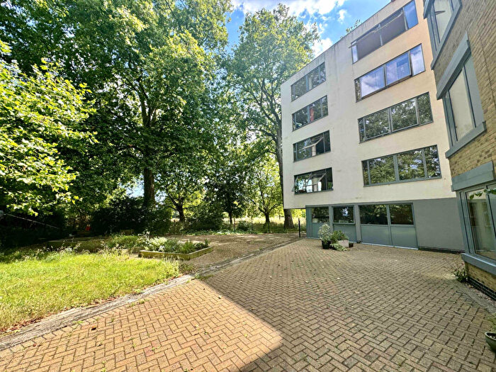 2 Bedroom Flat To Rent In Paradise Park, By Millfields, E5