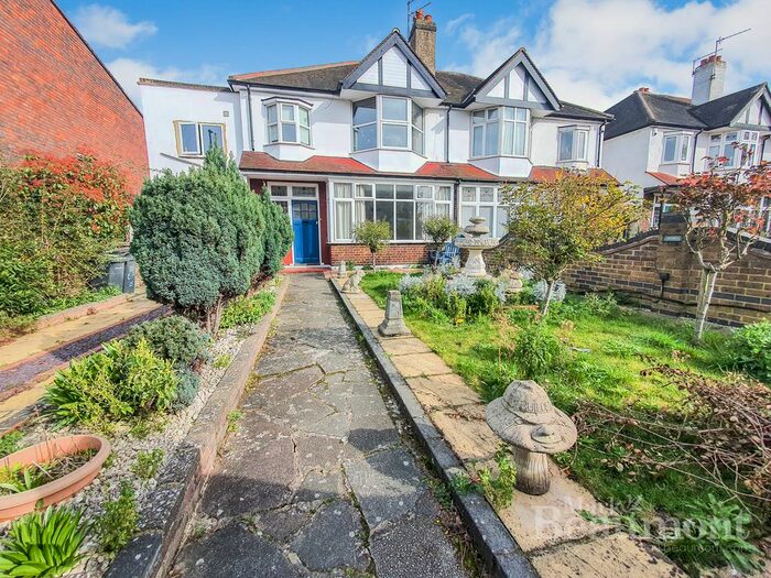 1 Bedroom Flat To Rent In College Park Close, London, SE13