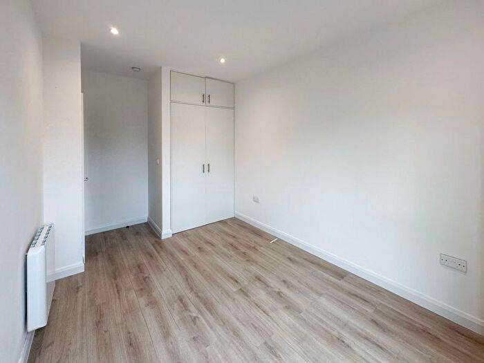 2 Bedroom Flat To Rent In Chesterfield House, Bath Road, Slough, SL1
